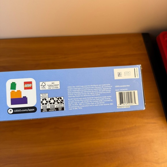 LEGO Bluey Family House Building Toy Set 11203 382 Pieces Ages 4+ New Sealed - Picture 3 of 3